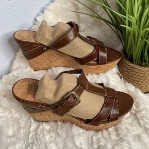 Guess wedge heeled strapped sandals size 8.5